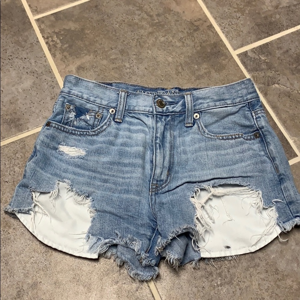 Cute Distressed Jean Shorts! Fits like 00-0